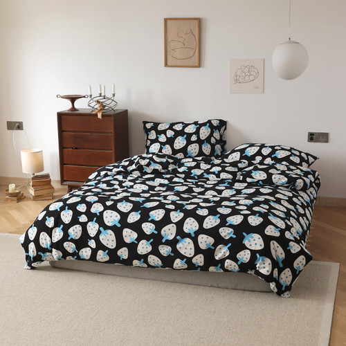 Pattern: Black Strawberry, Size Specification: 1.8m4pcs - Cotton Household Knitted Printed Bed Four Q119-CJCS255703597SH