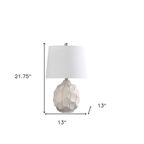 22" Cream Ceramic Faceted Table Lamp With Off White Drum Shade N270-524251