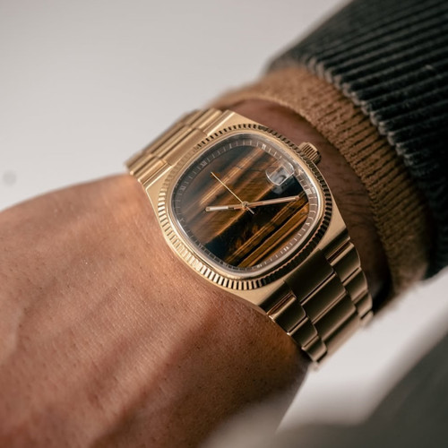 Color: Brown - Wormhole Concept Men's Sporty Square Watch Q119-CJNS263742101AZ