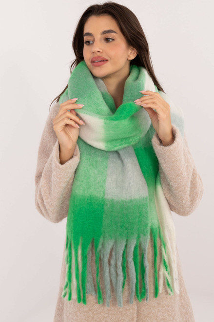 green - Shawl model 203181 AT U704-203181