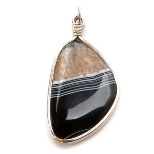 Wire Wrapped Jewelry Pendant Agate and Black 56 X 40 mm N274-FC012092342