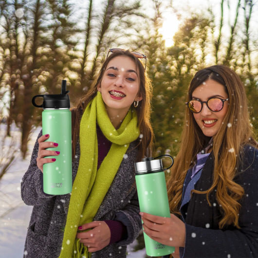 22 Oz Double-walled Insulated Stainless Steel Water Bottle with 2 Lids and Straw-Green - Color: Gre D681-KC55427TU