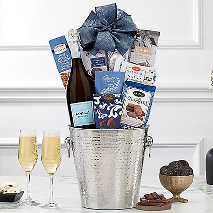 La Marca Prosecco: Sparkling Wine Gift Basket Z954-WC-292