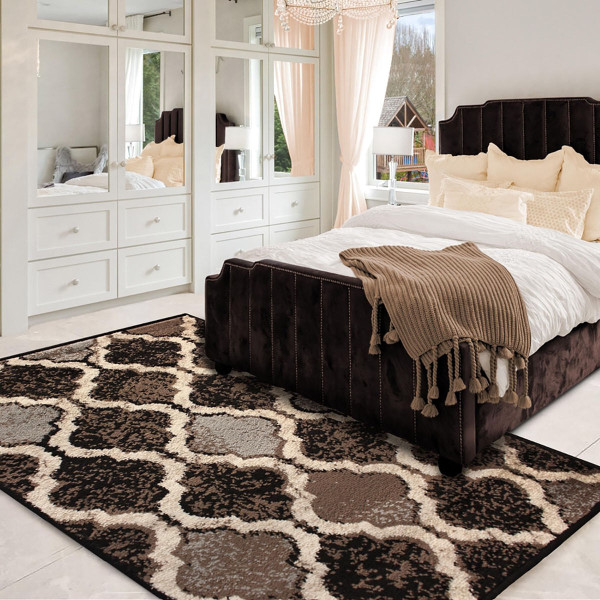 8' X 10' Chocolate Quatrefoil Power Loom Distressed Stain Resistant Area Rug N270-487232