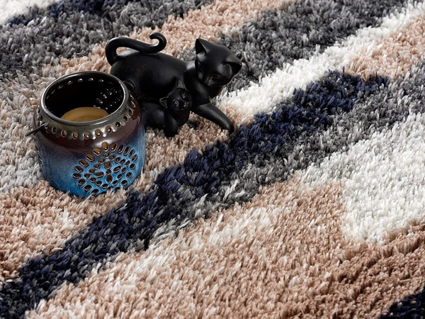 8' X 11' Gray And Black Strokes Area Rug N270-392355