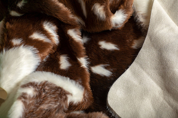 5' X 8' Off White And Brown Faux Cowhide Tufted Washable Non Skid Area Rug N270-476683