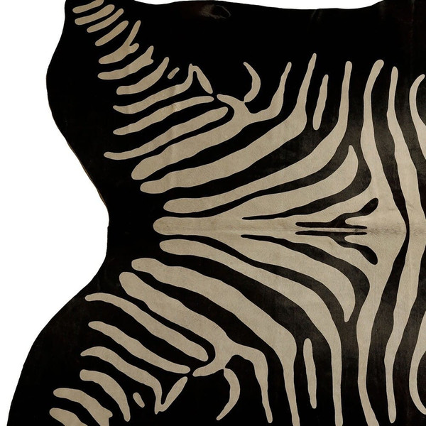 6' X 7' Off White And Black Zebra Print Genuine Cowhide Area Rug N270-473904