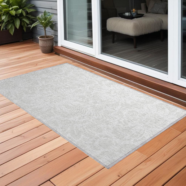2' X 3' Ivory Floral Washable Non Skid Indoor Outdoor Area Rug N270-562461