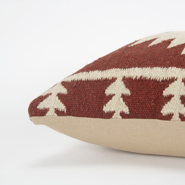 18" Red and Beige Cotton Throw Pillow N270-403150