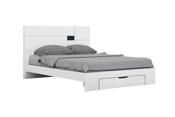 Four Piece White Solid Wood Bedroom Set With Mirror N270-343981