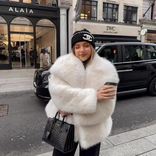 Color: White Scoop, Size: M - Faux Fur Coat Female Short Chic Q119-CJYD255098851YB