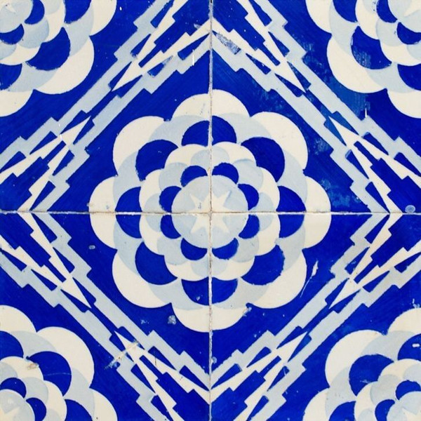 7" X 7" Blue And White Gerbera Peel And Stick Removable Tiles N270-400073