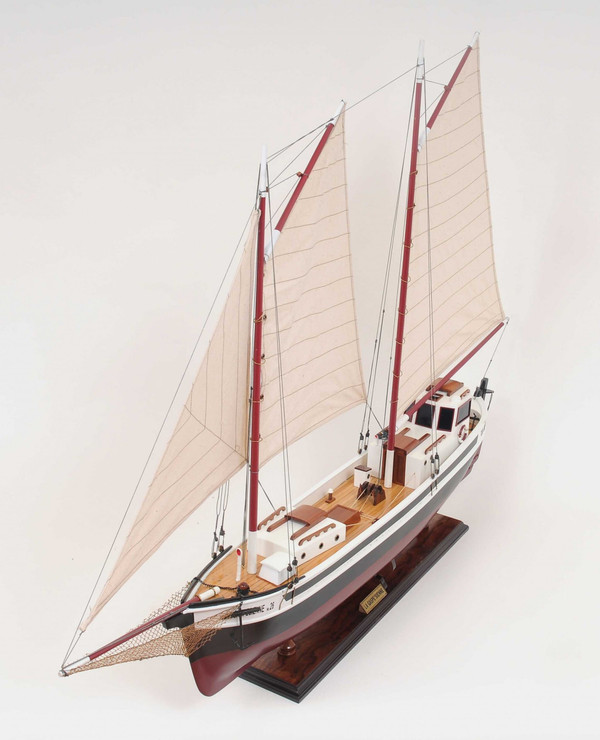 Sailboat Model With Solid Wood Base N270-376348