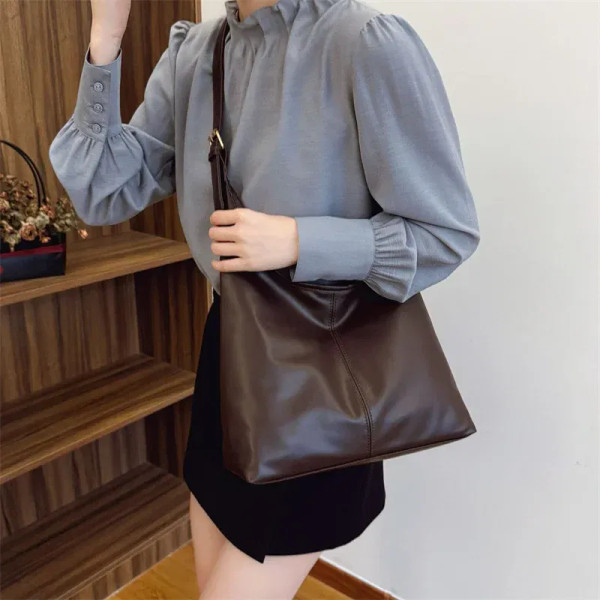 Color: Brown - Vintage Large Capacity Shoulder Bag for Women with Soft Solid Crossbody Bag Retro To F640-12000046478051143