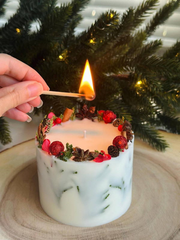 Christmas Soy Candle: Pinecone & Cinnamon Rustic Holiday Decor H652-1013