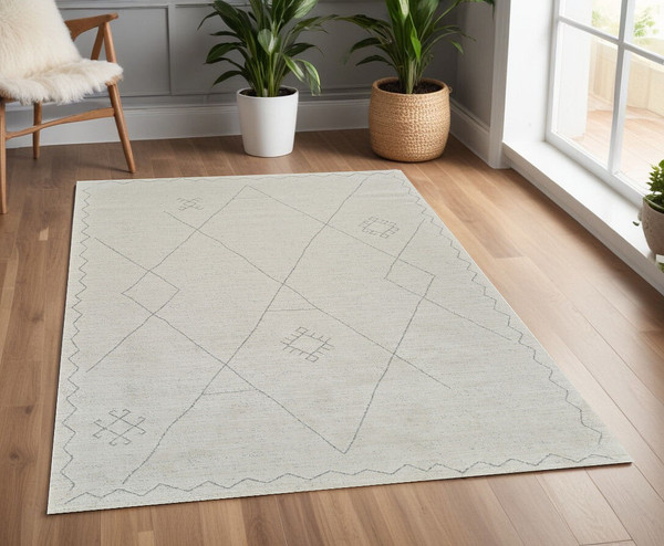 4' X 6' Cream and Beige Abstract Non Skid Area Rug N270-559090
