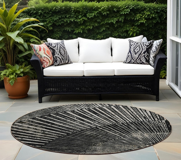 8' Round Black and Ivory Round Abstract Washable Non Skid Indoor Outdoor Area Rug N270-561953