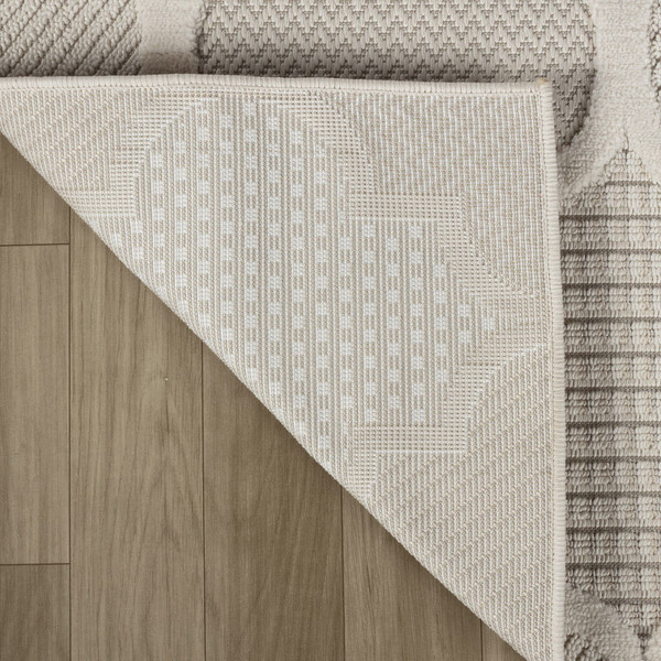 4' X 6' Cream and Beige Geometric Distressed Area Rug N270-558484