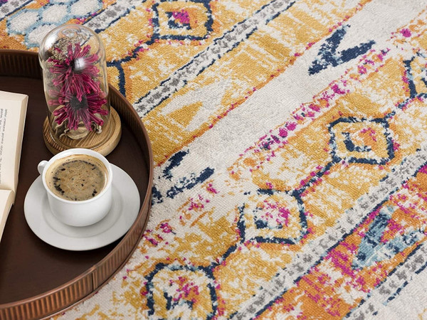 5' X 7' Gold and Ivory Southwestern Area Rug N270-392969