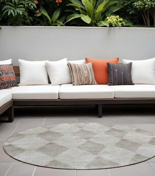 8' Round Gray Round Geometric Washable Non Skid Indoor Outdoor Area Rug N270-561755