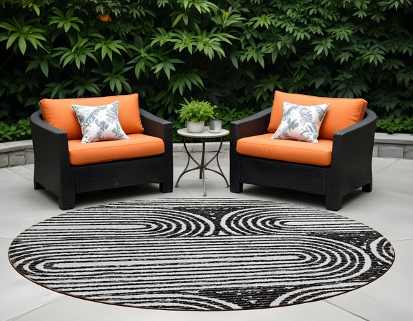 8' Round Black and White Round Abstract Washable Non Skid Indoor Outdoor Area Rug N270-561809