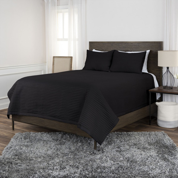 Black Queen Microfiber 300 Thread Count Machine Washable Down Alternative Comforter N270-479927