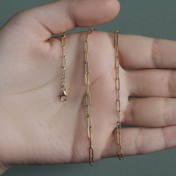 Size: 18 - 18K Yellow Gold Paperclip Chain (2.50 mm) P150-18046-18