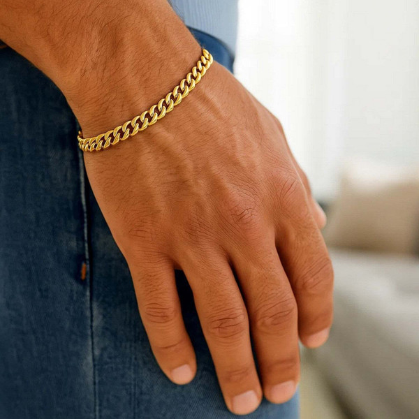 Size: 8.5'' - 5.5mm 10k Yellow Gold Light Miami Cuban Bracelet P150-79303-8.5