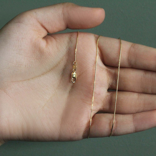 Size: 16'' - 14k Yellow Gold Round Snake Chain (0.70 mm) P150-48935-16