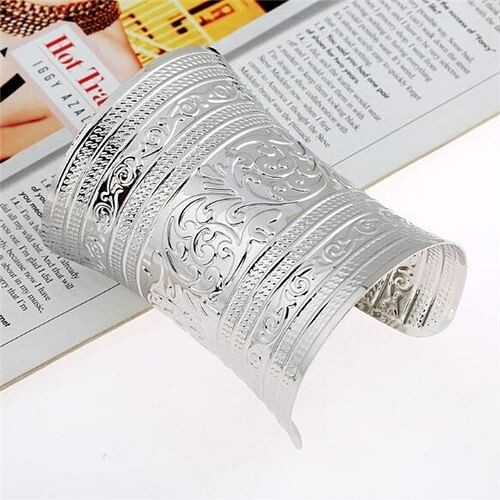 Floral Engravings Super Wide Punk Fashion Alloy Bangle - Silver A392-fabr2105