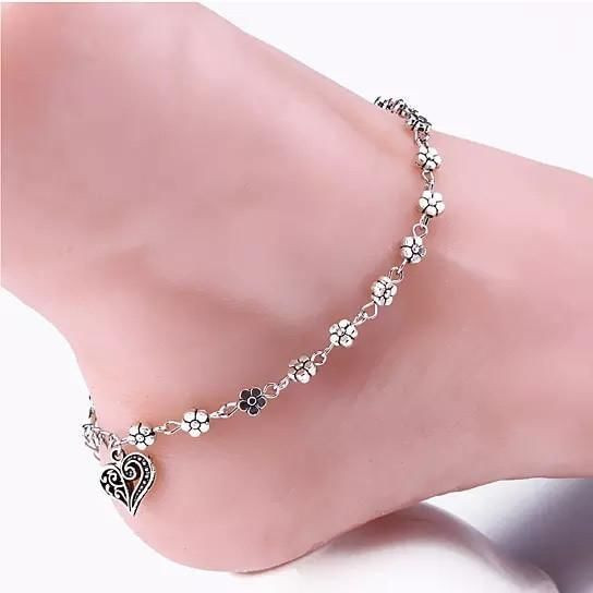 Lea Anklet With Vintage Style Heart and Flowers K290-32126411280