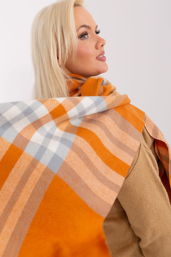 orange - Shawl model 190565 AT U704-190565