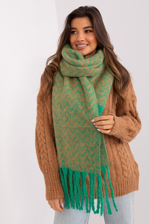 green - Shawl model 189233 AT U704-189233