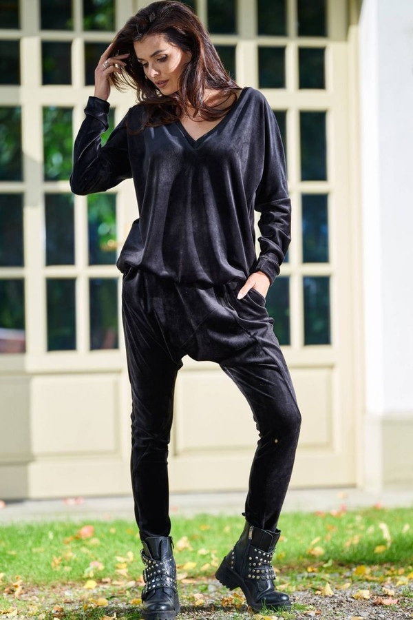 black - Tracksuit trousers model 149776 awama U704-149776