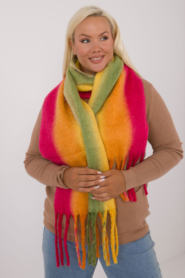 green - Shawl model 200285 AT U704-200285