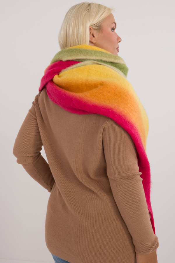 green - Shawl model 200285 AT U704-200285