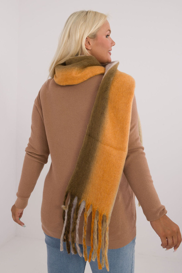 green - Shawl model 200283 AT U704-200283