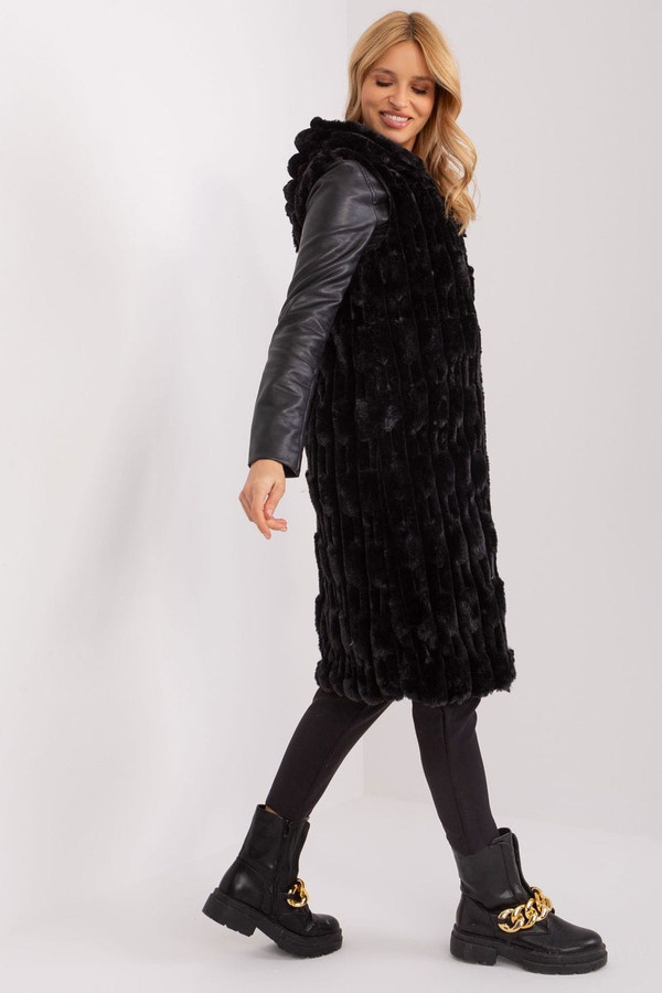black - Gilet model 190866 AT U704-190866