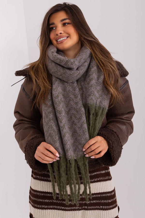 green - Shawl model 189236 AT U704-189236