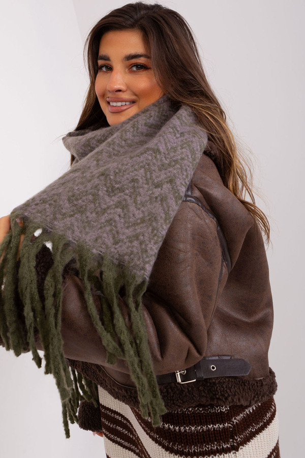 green - Shawl model 189236 AT U704-189236