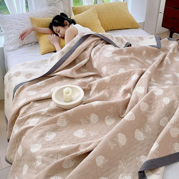 Pattern: Sweetheart Strawberry Coffee, Size Specification: 150x200cm - Cotton Three-layer Office Na Q119-CJYD254631823WD