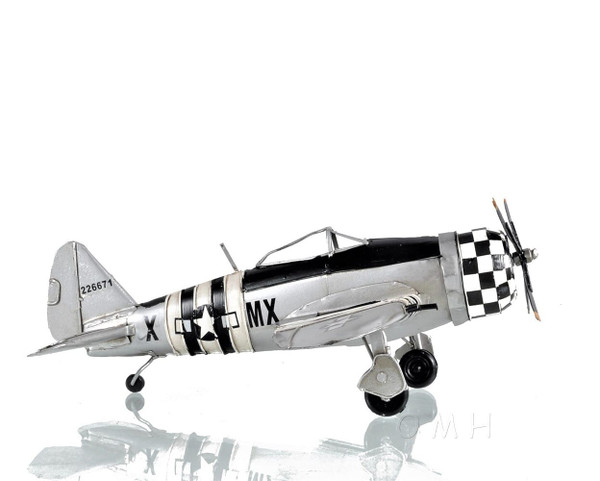 c1943 Republic P-47 Thunderbolt Sculpture N270-401148