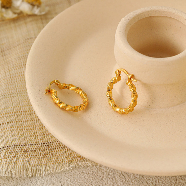 Simple Twisted 925 Sterling Silver Hoop Earrings R866-HFH_584524384859