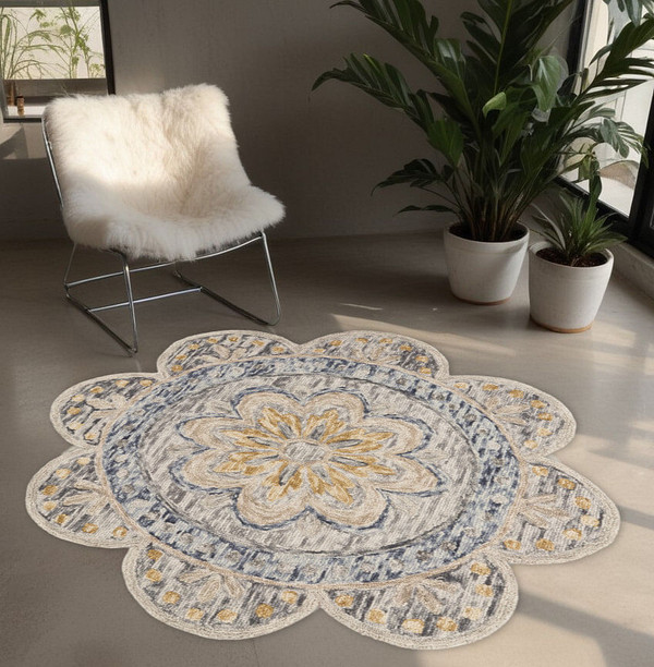 6' Beige Round Wool Floral Hand Tufted Area Rug N270-554450
