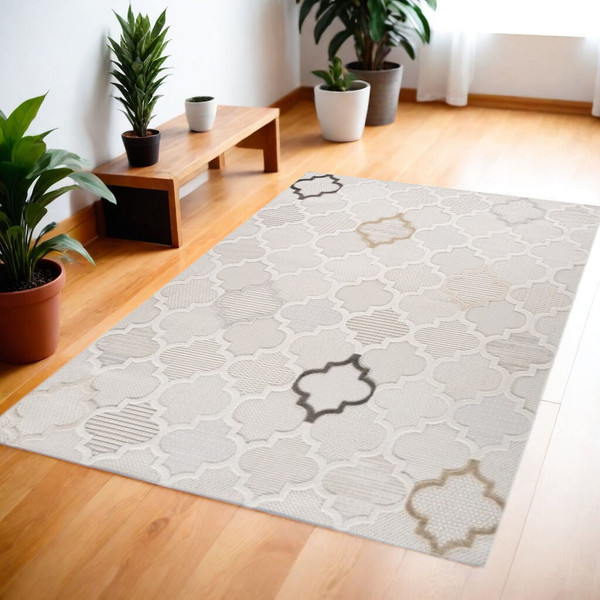 4' X 6' Cream and Beige Geometric Distressed Area Rug N270-558484