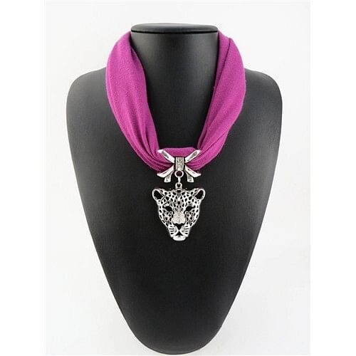 Leopard Head Pendant High Fashion Short Cool Style Women Scarf Necklace - Fuchsia A392-fasn0525