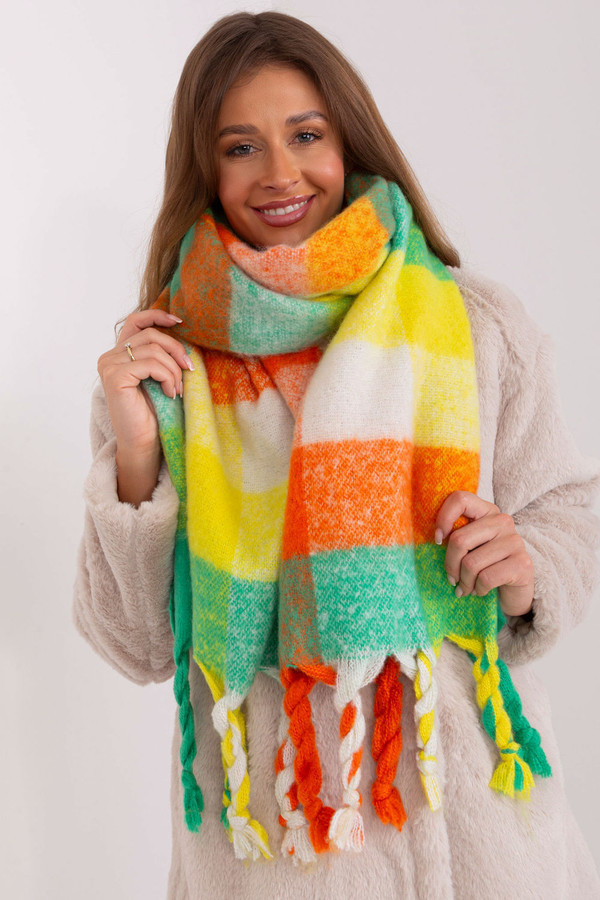 green - Shawl model 191712 AT U704-191712