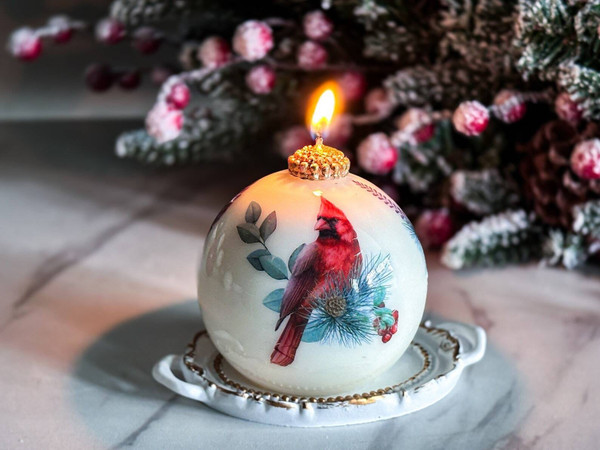 Cardinal Candle: Christmas Handmade Soy Beeswax Blend - Holiday Decor H652-1010
