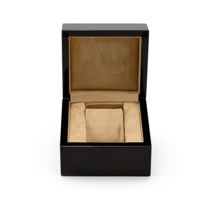 Elegant Burl Wood Single Watch Box with Beige Interior