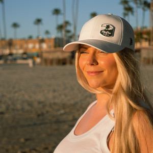Zip Dee Performance Hat - Curved White with Hiker Logo Flexfit Zip Dee Performance Hat - Curved White with Hiker Logo Flexfit